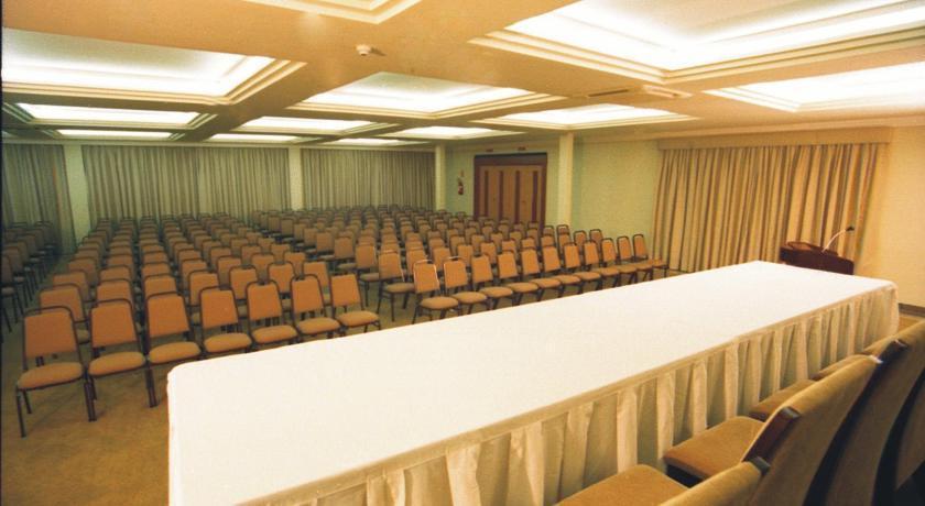 Astron Suites Sao Jose Dos Pinhais By Nobile Εξωτερικό φωτογραφία