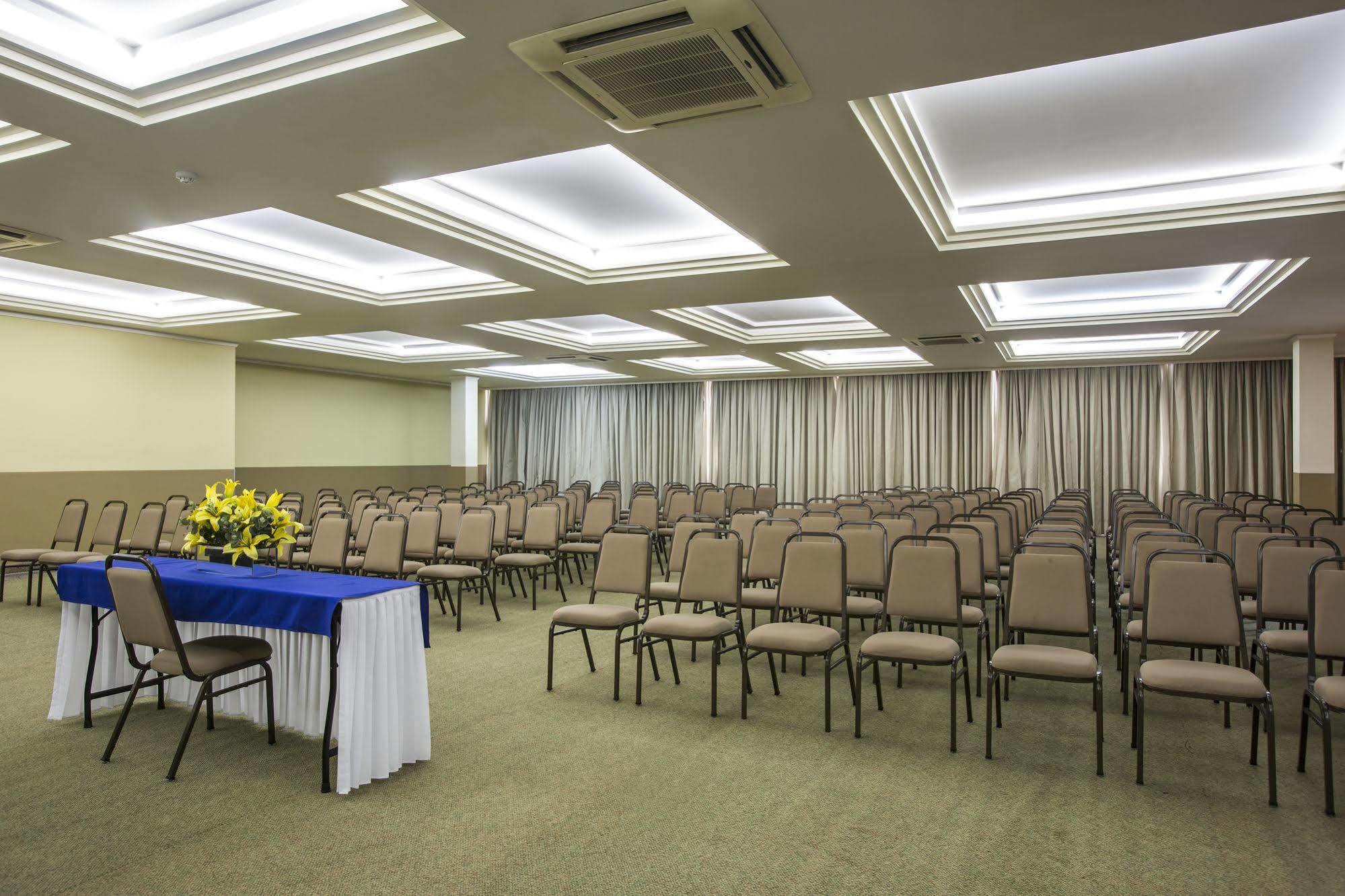 Astron Suites Sao Jose Dos Pinhais By Nobile Εξωτερικό φωτογραφία